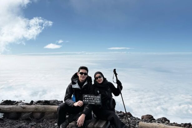 Dinda Hauw dan Rey Mbayang