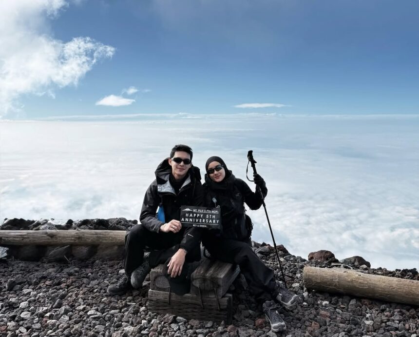 Dinda Hauw dan Rey Mbayang