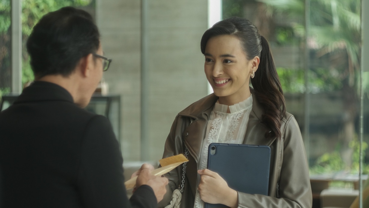 Vidio Original Films What’s Up with Secretary Kim?