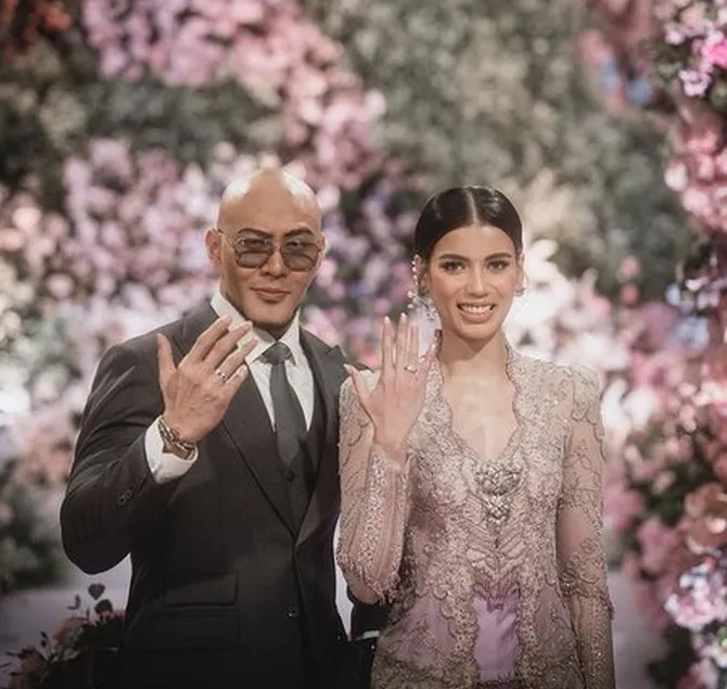 Deddy Corbuzier dan Sabrina Chairunnisa