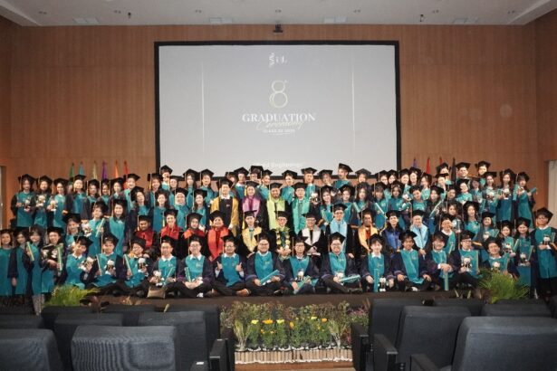 Wisuda i3L University 2025