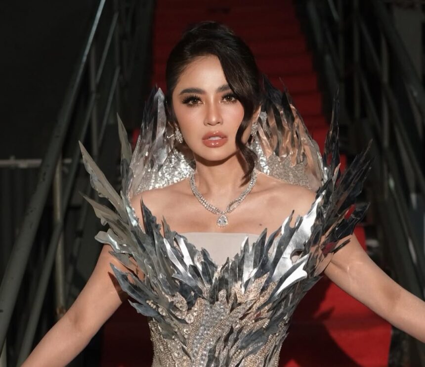 Dewi Perssik