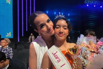 Sheila Marcia bersama anaknya, Leticia