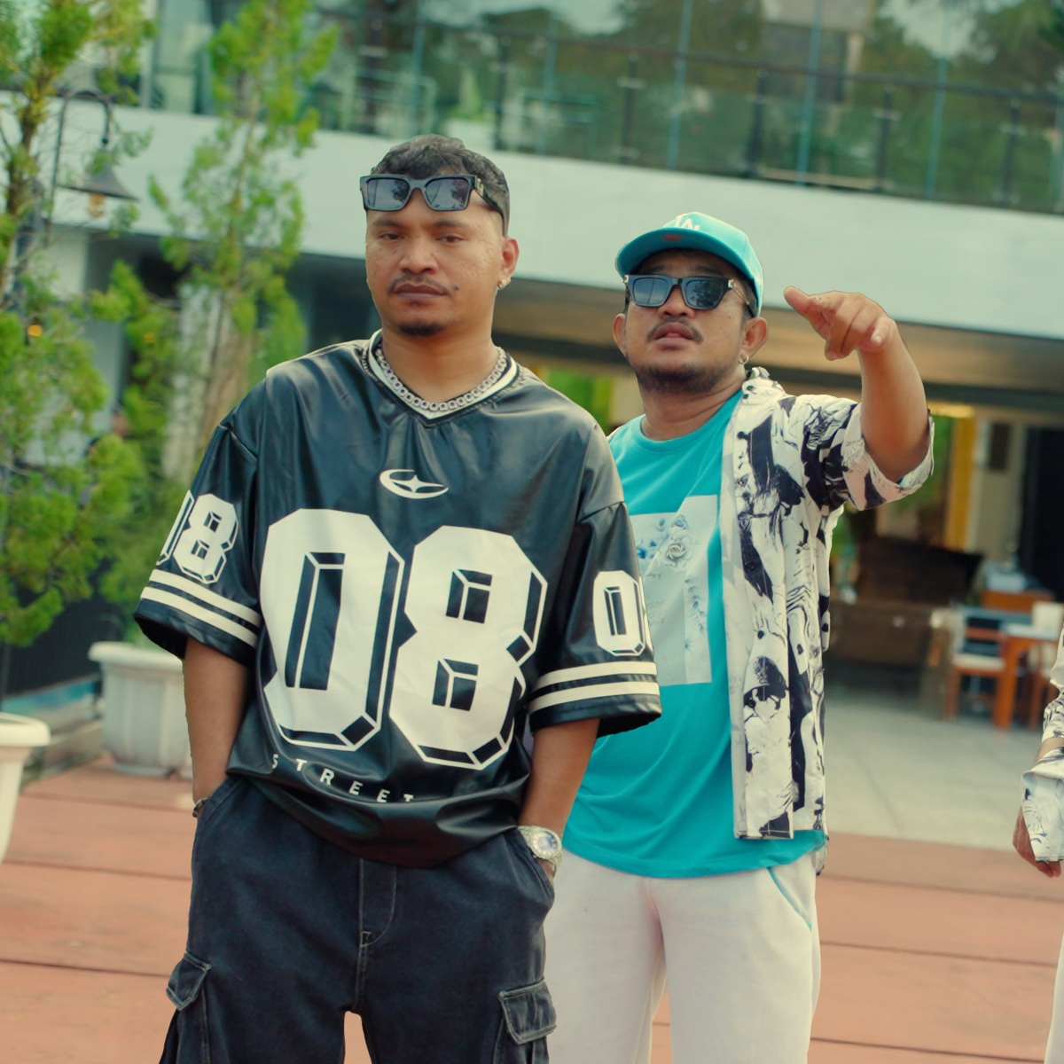 Wizz Baker & Teddy Salendah 