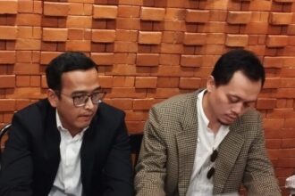 Konferensi pers Riky, suami Maissy