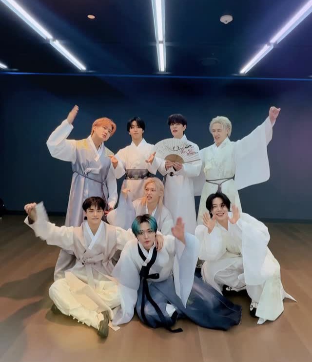 Stray Kids