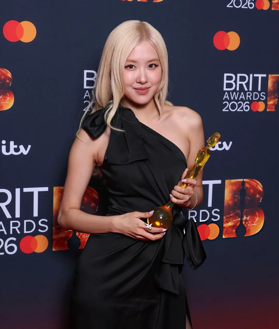 Rosé BLACKPINK di BRIT Awards 2026