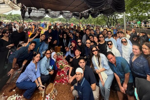 Sahabat di Pemakaman Vidi Aldiano