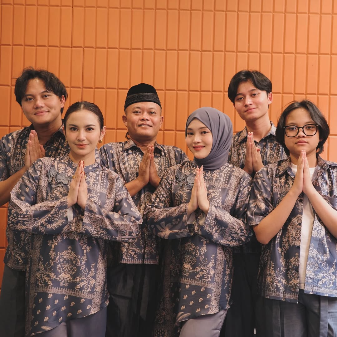 Sule bersama anak-anak
